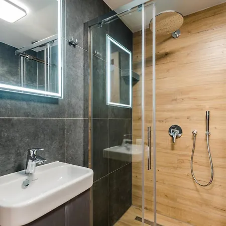 Na Uroczysku * شكلارسكا بوريبا